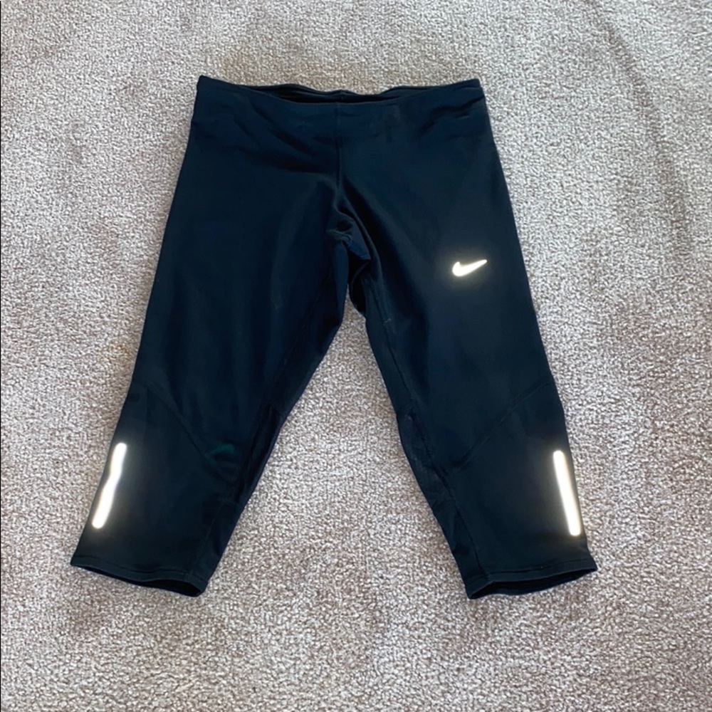 Black Capri